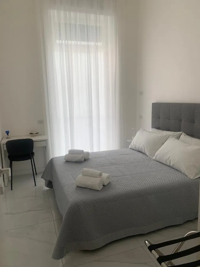 Appartamento Incantevole A Chiaia Naples